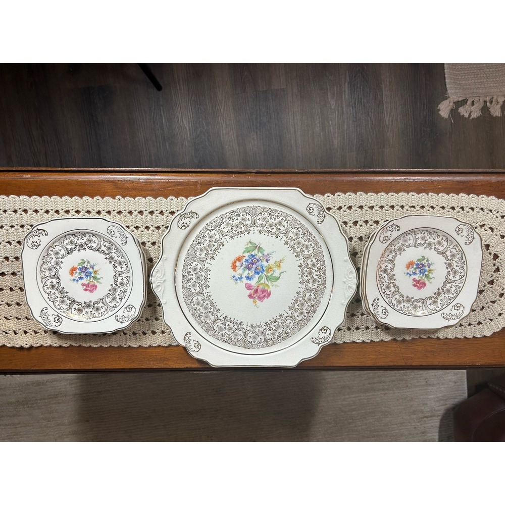 Vtg Set of 6 Harker Pottery Co 22kt Gold Flower Plates & Platter Cottagecore